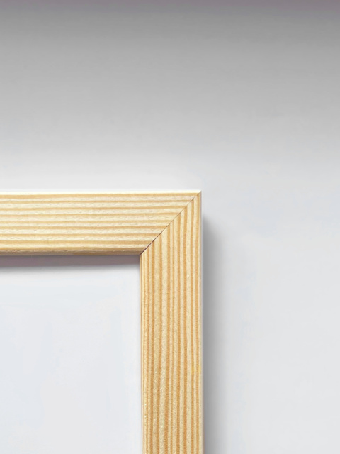 Minimalistyczny napis 'Be KIND Be BRAVE'