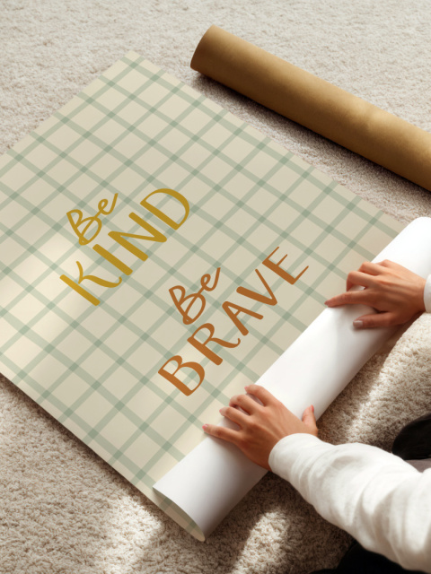 Minimalistyczny napis 'Be KIND Be BRAVE' Minimalistyczny napis 'Be KIND Be BRAVE'
